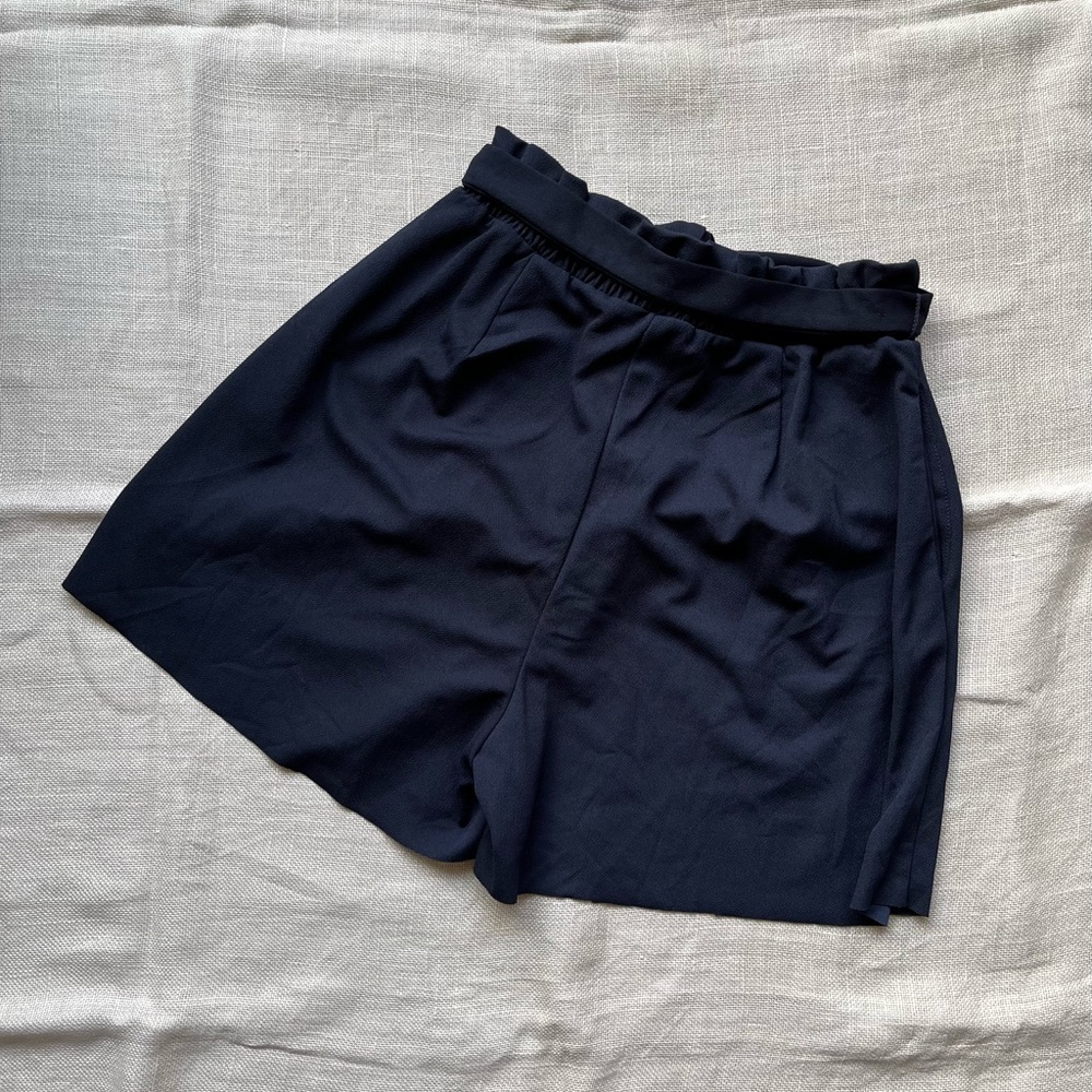 Navy Blue Shorts, paper waist by ONLY - Picture 2 of 4
